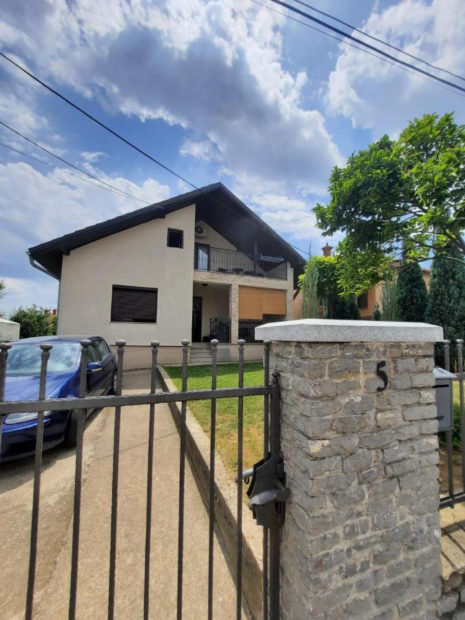 Galerija Park 1 Apartment Arandjelovac Exterior photo